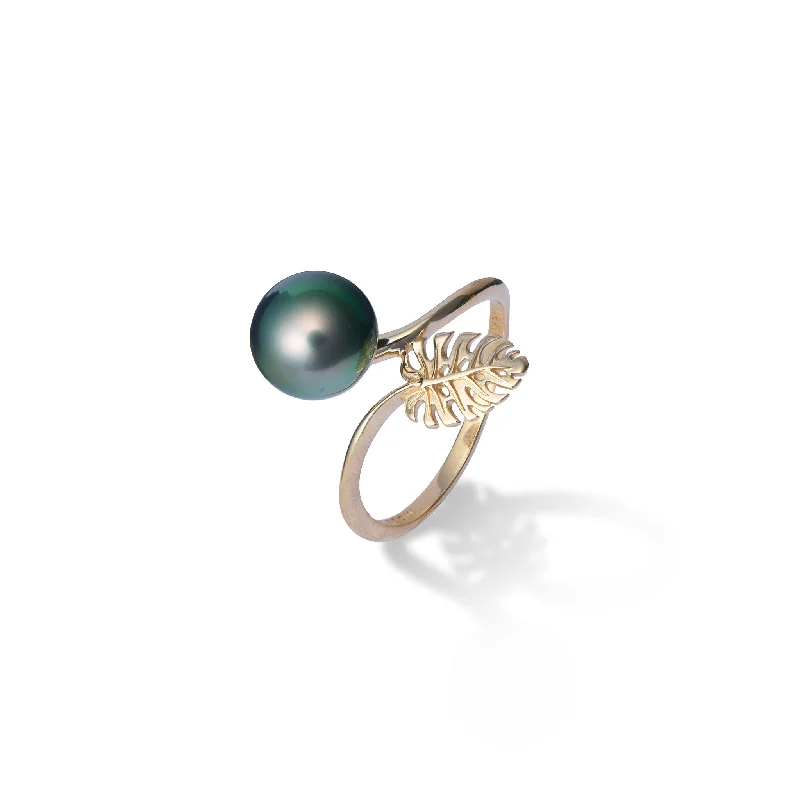 Monstera Tahitian Black Pearl Ring in Gold