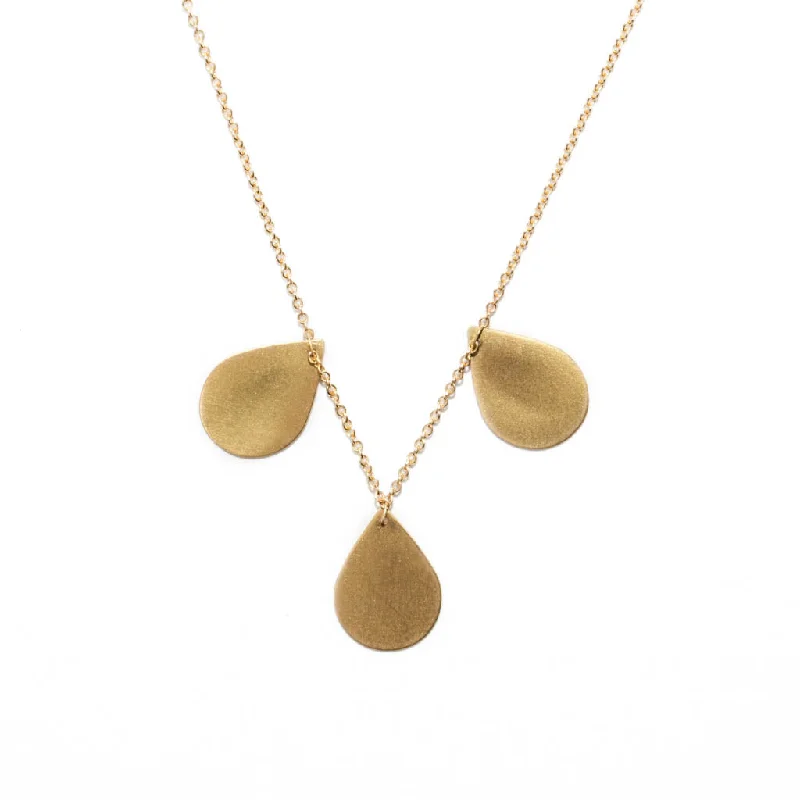 <!--NK902-->teardrop cluster necklace