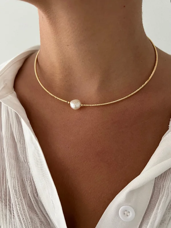 PEARL CRAZE CHOKER