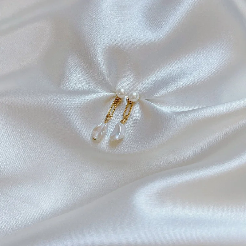 Pearl Backdrop Studs