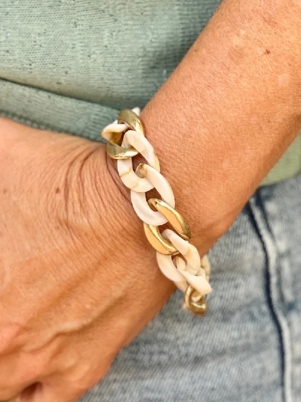 Confidence Curb Chain Bracelet - Marbled Beige