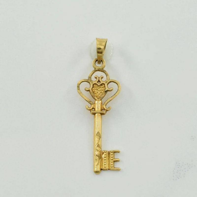 10k Yellow Gold Key Pendant |