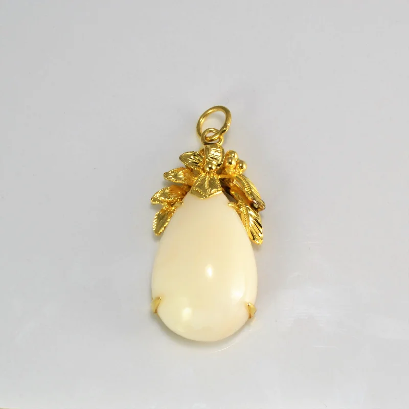 Cabochon Coral Drop Gold Pendant