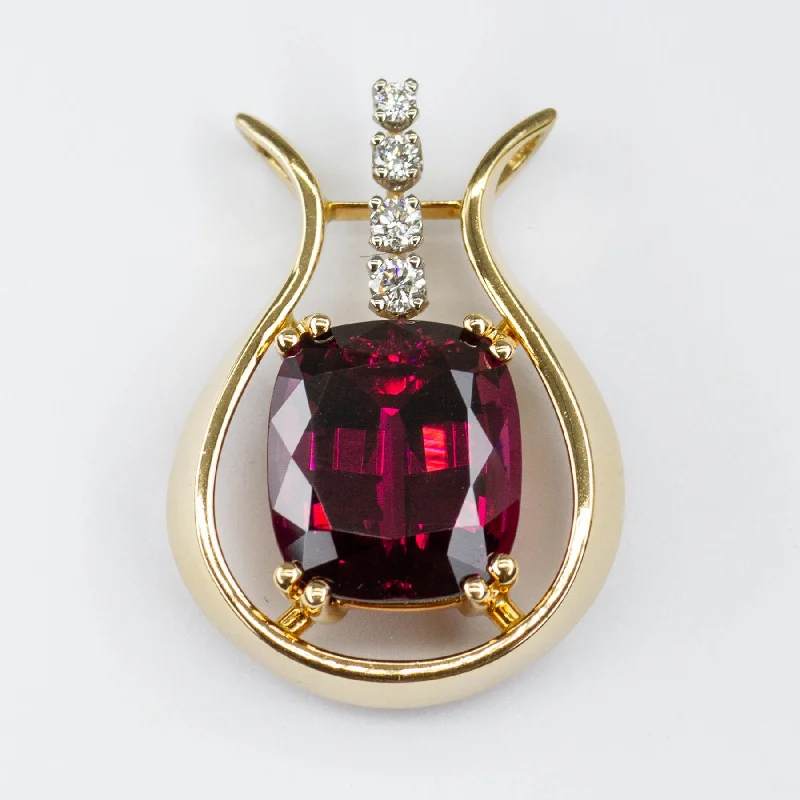 'Cavelti' Garnet and Diamond Pendant | 10ct | 0.14ctw