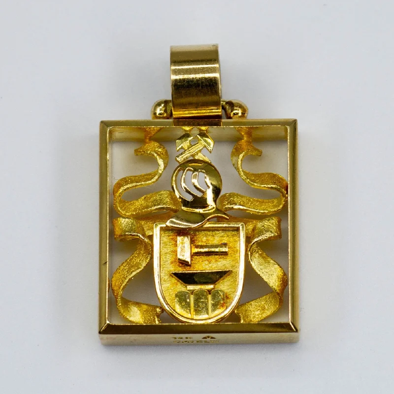 'Cavelti' 18k Gold Crest Pendant |