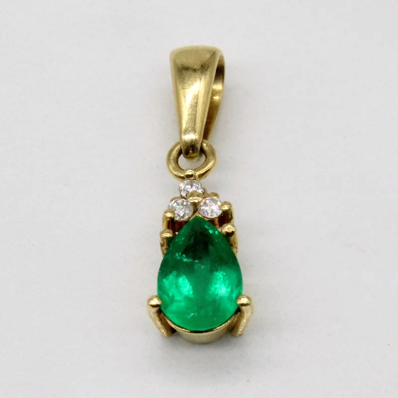 Emerald & Diamond 18k Pendant | 0.95ct, 0.06ctw |