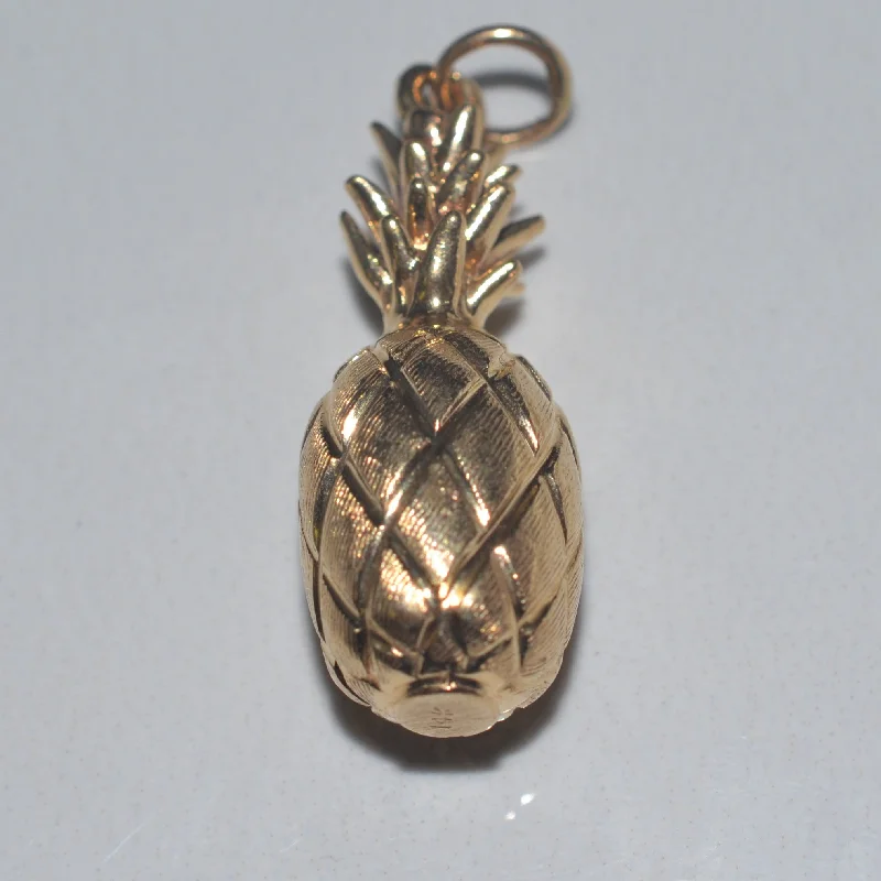 Retro Era Gold Pineapple Charm |