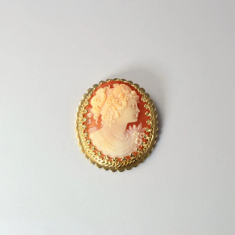 Ornate Bezel Set Cameo Pendant |